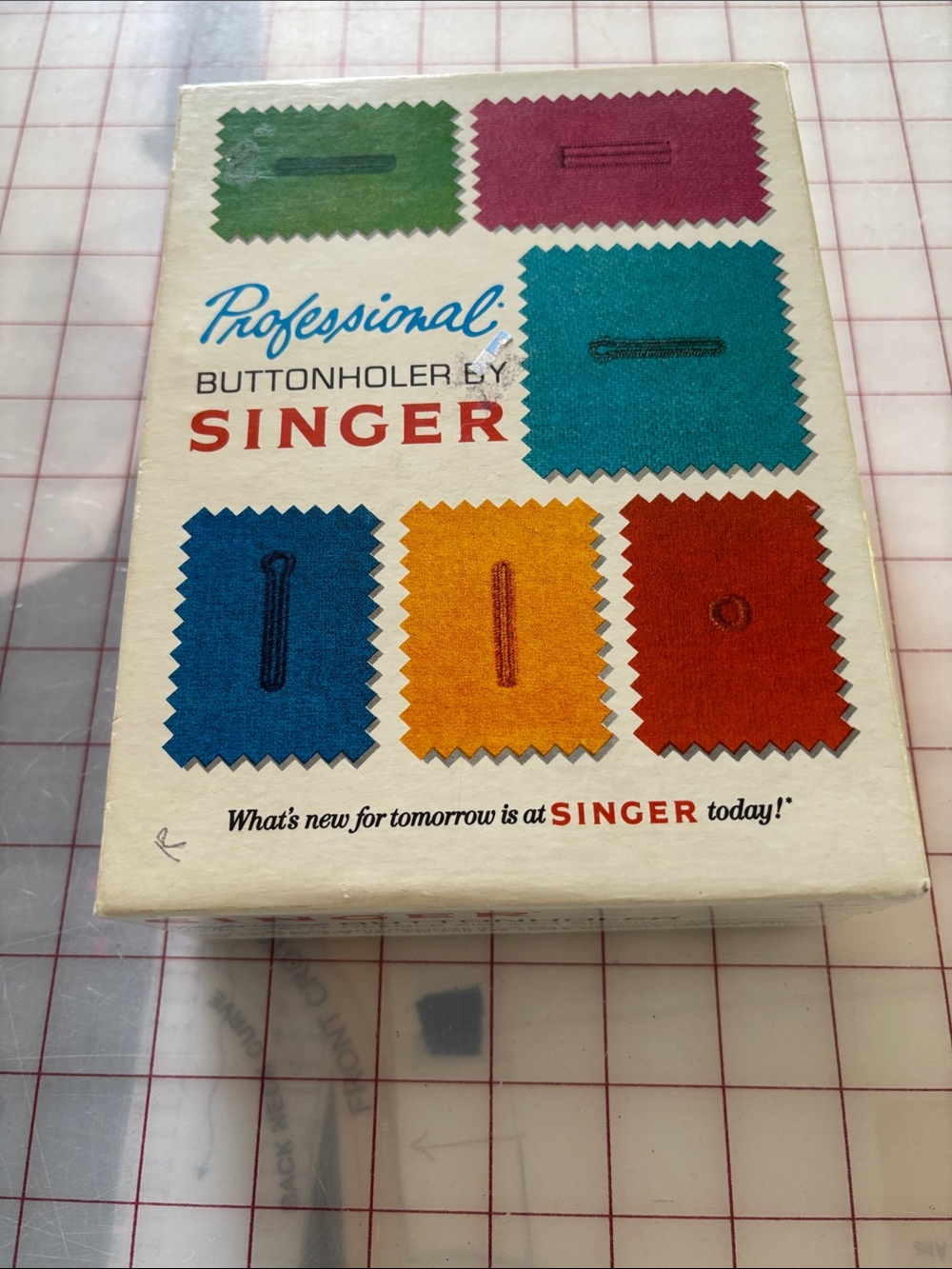 Singer Professional Buttonholer Accessory - Multicolor
